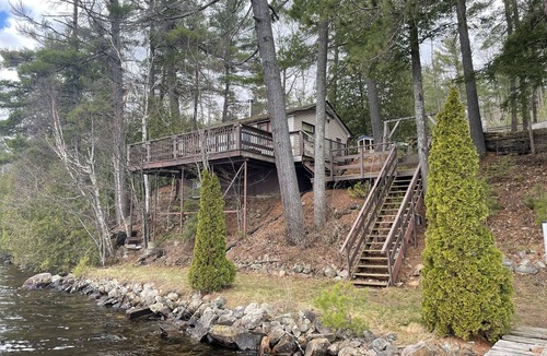Cloyne Cottage | Cottage on Lake Mazinaw