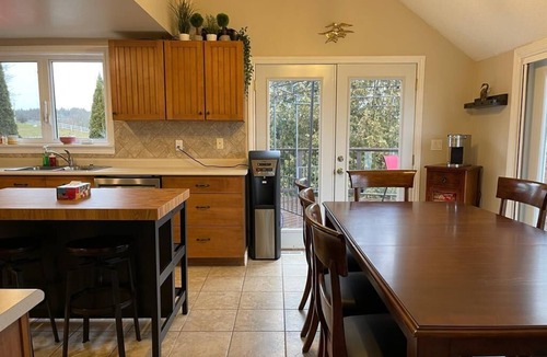 Newcastle House | Cottage on Lake Ontario