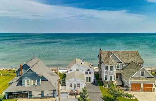 North Greece House | Cottage on Lake Ontario