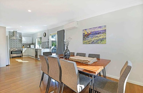 Bletchington House | Cottage on Lords - Pet Friendly