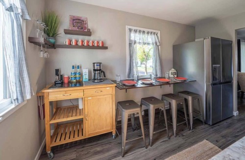 Sioux Falls House | Cottage on Lowell Fenced Yard Garage Central