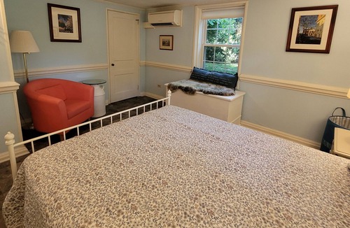 Charlottesville House | Cottage on quiet farm close to town and wineries