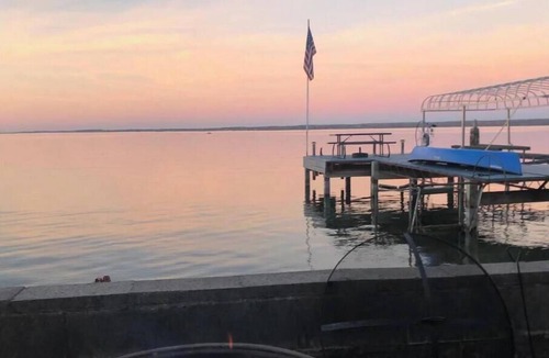 Town of Torrey Cottage | Cottage on Seneca Lake Shoreline