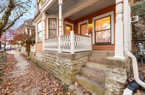 Eureka Springs Historic District House | Cottage on Spring B! The BEST location in town! Entire bottom floor is yours!