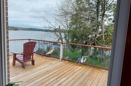 Eastman Ski Chalet | Cottage on Stukely Lake, Orford, Eastman, Qc, Canada