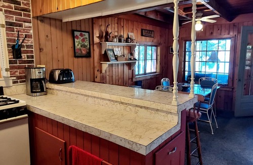 Burlington Flats Cottage | Cottage on Summit Lake
