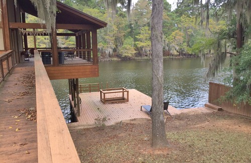 Jefferson House | Cottage on the Big Cypress Bayou