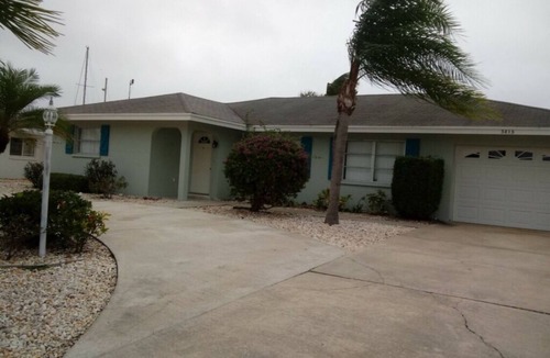 Whitney Beach House | Cottage on the canal