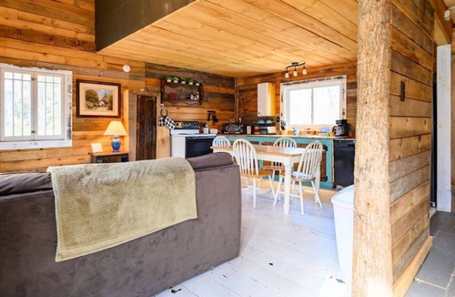 Town of Hebron Cottage | Cottage on the Creek