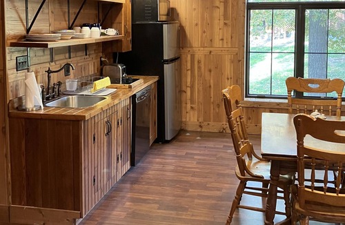 Keokuk Cottage | Cottage on the Edge of Town