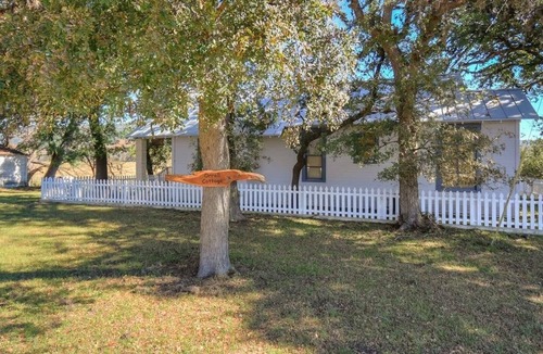 Leakey House | Cottage on the Frio River