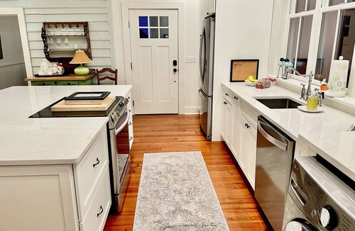Milton Cottage | "Cottage on the Hill" nMilton, NC n2.1 miles to VIR