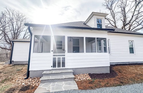 Rocky Mount Cottage | Cottage on the Hill