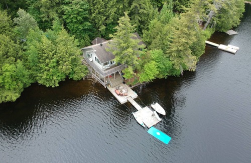 North Kawartha Cottage | Cottage on the lake! Beautiful 4 bedroom + 3 bath!