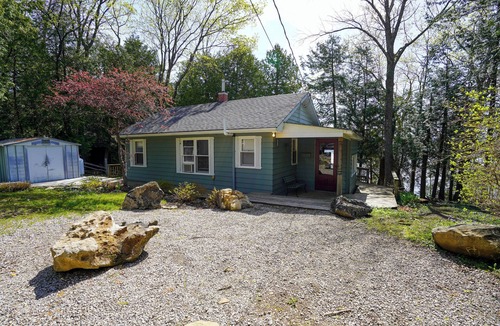 Colpoys Bay Cottage | Cottage On The Lake