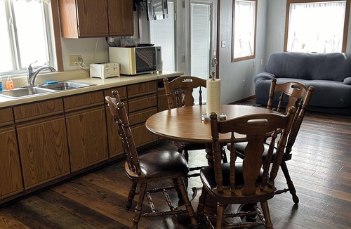 Redfield Cabin | Cottage on The Lake