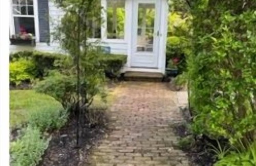 Pipes Cove Cottage | Cottage on the waterfront