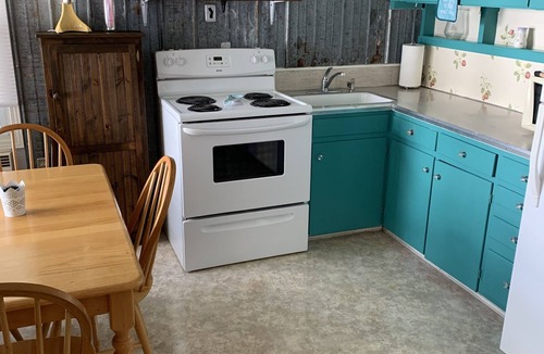 Colebrook Cottage | Cottage on Varty Lake - 25min from Kingston !