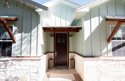 San Marcos Cottage | Cottage on wooded acreage in Texas Hill Country. 5 miles from Wimberley.