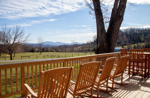 Batesville Cottage | Cottage on Working Turkey and Bee Farm in the Heart of Crozet