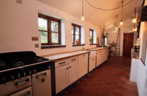 Ockbrook Cottage | Cottage-outdoor bar-fire pit-PETS NEC