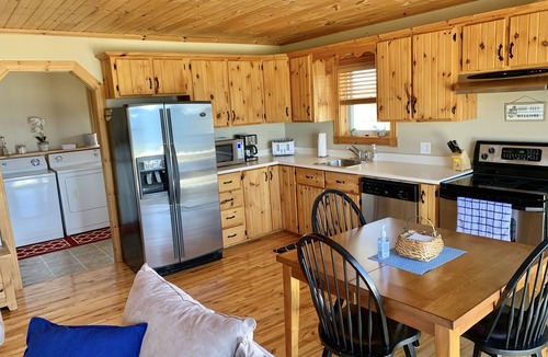 Lower Montague Cottage | Cottage Overlooking the Ocean with