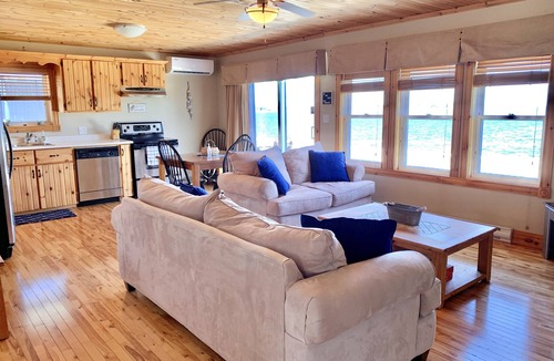 Lower Montague Cottage | Cottage Overlooking the Ocean with