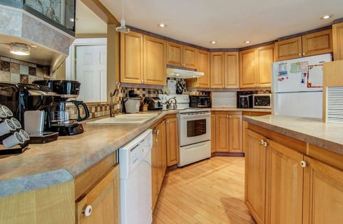 Saint-Henri-de-Taillon Ski Chalet | Cottage Petits-Fruits