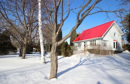 Saint-Henri-de-Taillon Ski Chalet | Cottage Petits-Fruits