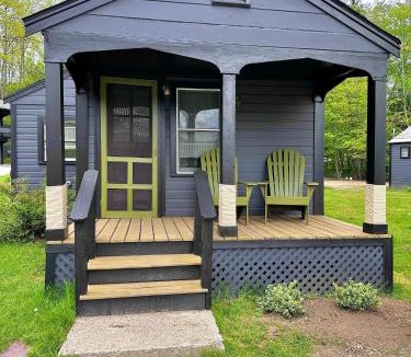 Holderness Hotel | Cottage Place on Squam Lake - Cabins