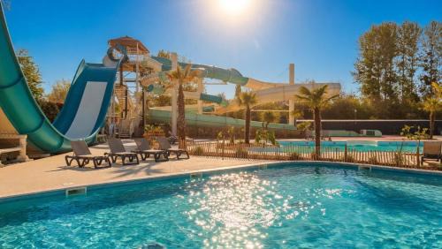 Hudimesnil Other | Cottage Premium, camping 5* avec parc aquatique