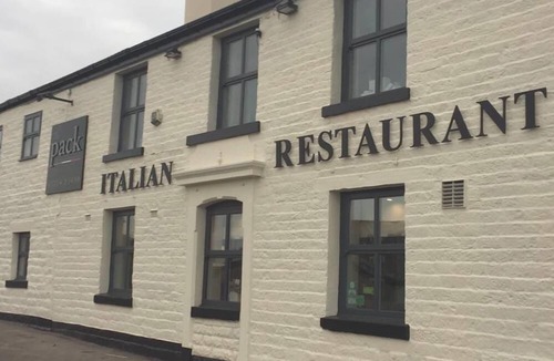 Belthorn Cottage | Cottage-Premium-Private Bathroom