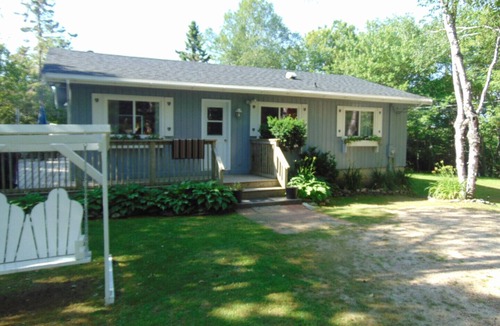 Hunts Point Cottage | Cottage property Whitepoint Estates