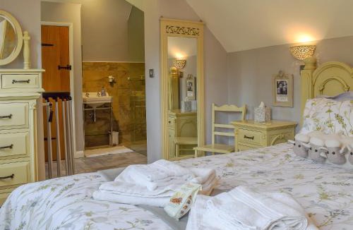 Harvington House | Cottage Retreat