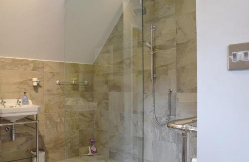 Harvington House | Cottage Retreat