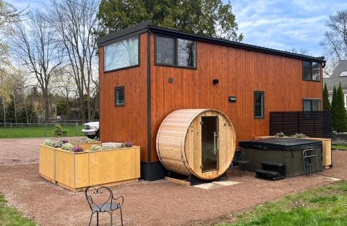 Malletts Bay Hotel | Cottage Retreat