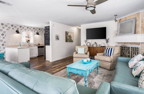 Crescent Beach House | Cottage Seas | Steps from the Beach | Pet Friendly!