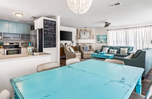 Crescent Beach House | Cottage Seas | Steps from the Beach | Pet Friendly!