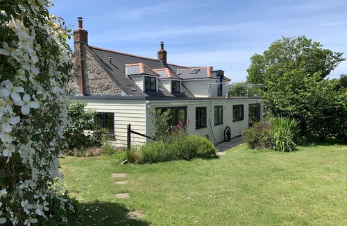 Godshill Cottage | Cottage Set In Rolling Countryside