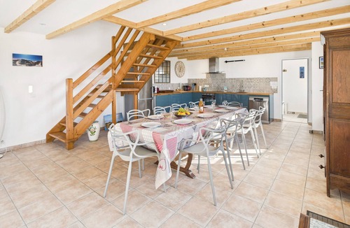 Treguennec House | Cottage- Sleeps 10 - Sea view