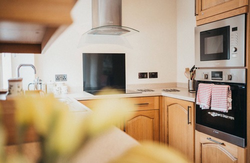 Brondini Cottage | Cottage - Sleeps 4 - Garden - Parking