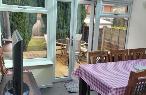Chorley House | Cottage - Sleeps 4 - Garden - Parking