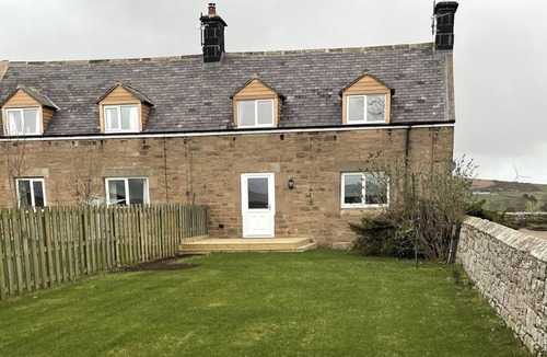 Old Bewick Cottage | Cottage - Sleeps 4 - Pets Ok - Garden -Parking