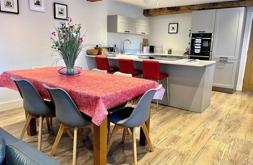 Staunton Cottage | Cottage - Sleeps 6 - Garden & Parking