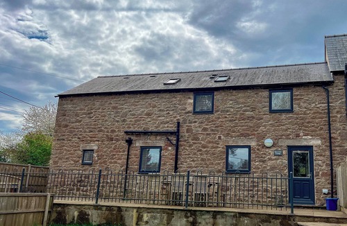 Staunton Cottage | Cottage - Sleeps 6 - Garden & Parking