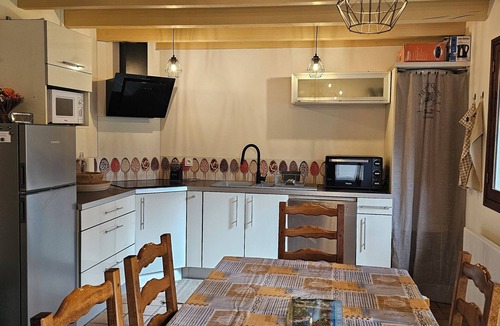 Sainte-Marie-de-Campan House | Cottage, sleeps 6, riverside