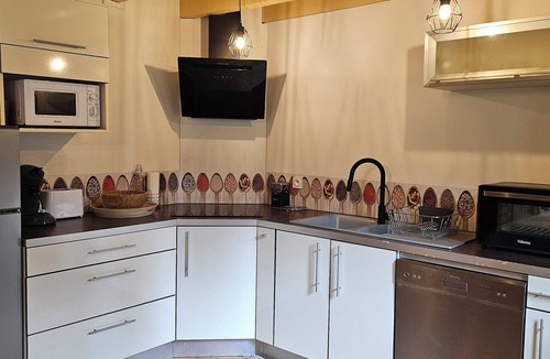 Sainte-Marie-de-Campan House | Cottage, sleeps 6, riverside