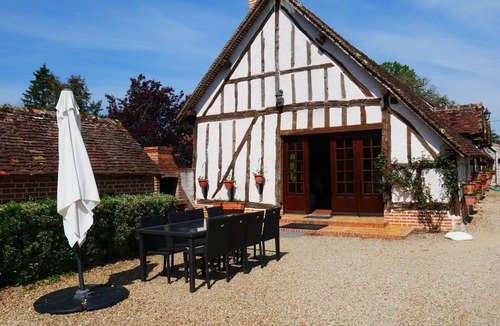 Ligny-le-Ribault Cottage | Cottage Sologne with private pond view, fishing, near Chambord