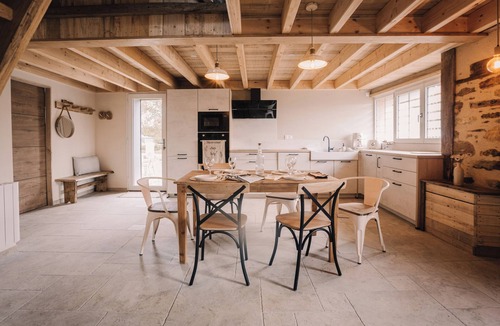 La Roe House | Cottage-style country house