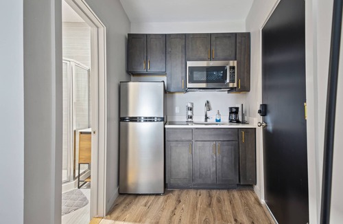 Middletown Hotel | Cottage Suites